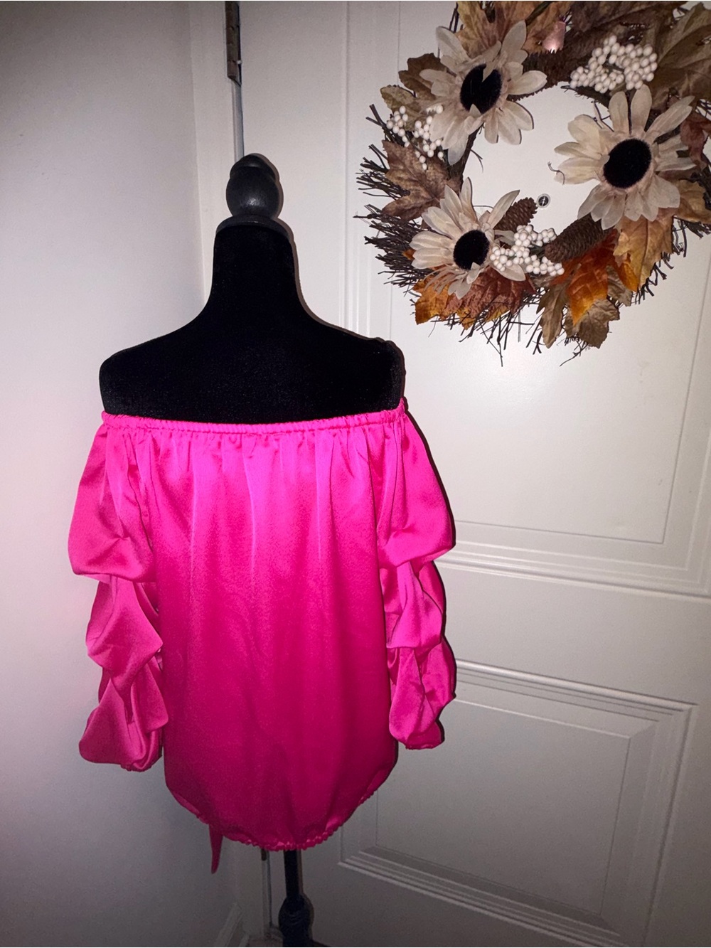 Vince Camuto Hot Pink Off-Shoulder Ruffle Sleeve Blouse - Picture 5 of 7